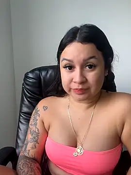 Snapshot of Pretty_Isadora chatting on 01-08-26, 06:43 Pretty Isadora online show from 01-08-26, 06:43