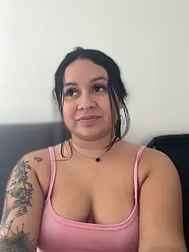 Snapshot of Pretty_Isadora chatting on 02-19-26, 07:54 Pretty Isadora online show from 02-19-26, 07:54