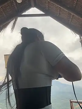 Snapshot of Pretty_Isadora chatting on 02-23-26, 09:45 Pretty Isadora online show from 02-23-26, 09:45