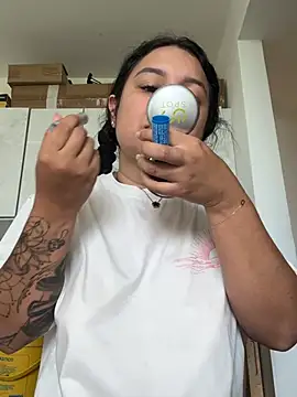 Snapshot of Pretty_Isadora chatting on 03-07-26, 08:17 Pretty Isadora online show from 03-07-26, 08:17