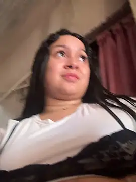 Snapshot of Pretty_Isadora chatting on 04-06-26, 09:27 Pretty Isadora online show from 04-06-26, 09:27