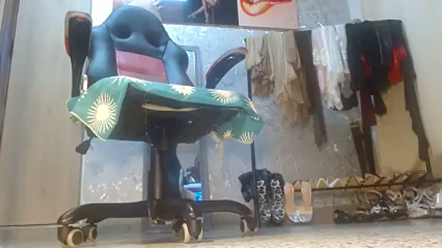 Samantabrown  online show from 04-16-26, 11:44