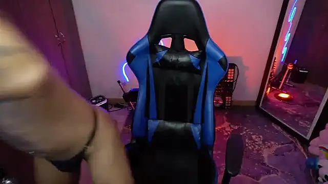 tay ler3 online show from 04-10-26, 03:01