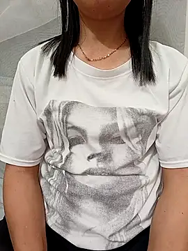 Snapshot of Asian_girl13 chatting on 03-04-26, 01:00 Asian girl13 online show from 03-04-26, 01:00