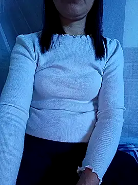 Snapshot of Asian_girl13 chatting on 03-10-26, 03:55 Asian girl13 online show from 03-10-26, 03:55