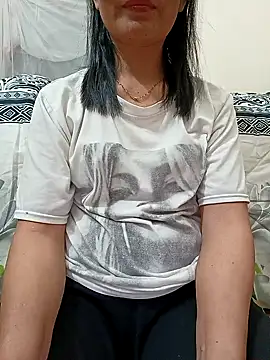 Snapshot of Asian_girl13 chatting on 03-17-26, 02:20 Asian girl13 online show from 03-17-26, 02:20