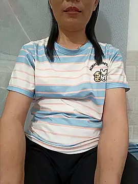 Snapshot of Asian_girl13 chatting on 03-25-26, 05:46 Asian girl13 online show from 03-25-26, 05:46