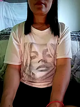 Snapshot of Asian_girl13 chatting on 04-08-26, 08:14 Asian girl13 online show from 04-08-26, 08:14