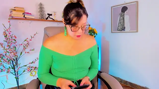 Snapshot of Chanelll_Taylorr_ chatting on 06-14-26, 04:53 Chanelll Taylorr online show from 06-14-26, 04:53