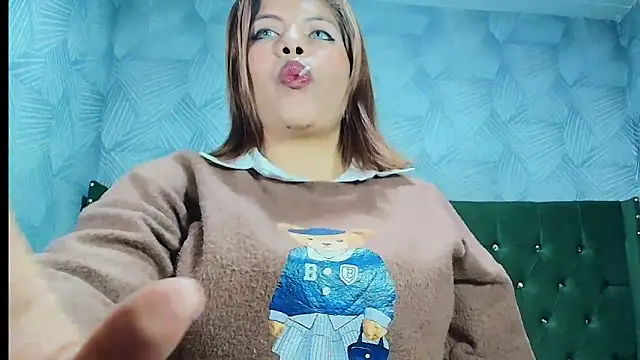 CurvyJulieth online show from 05-04-26, 11:23