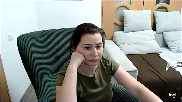 Snapshot of VioletaFlower7 chatting on 02-15-26, 08:05 VioletaFlower7 online show from 02-15-26, 08:05