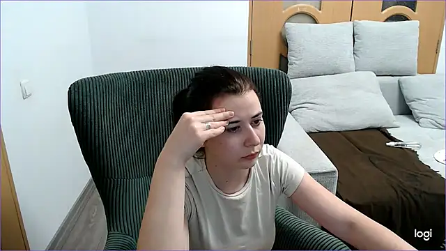 Snapshot of VioletaFlower7 chatting on 02-16-26, 09:11 VioletaFlower7 online show from 02-16-26, 09:11
