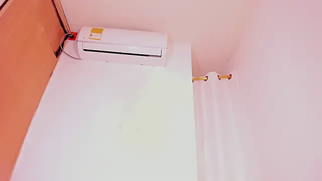 MiaKirshner online show from 09-20-25, 02:12