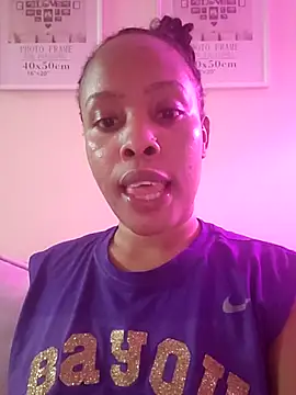 R-thequeen online show from 05-16-26, 12:18