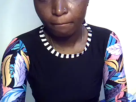 Snapshot of petite_12 chatting on 03-21-25, 10:28 petite 12 online show from 03-21-25, 10:28