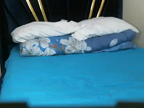 Snapshot of petite_12 chatting on 10-08-25, 07:28 petite 12 online show from 10-08-25, 07:28