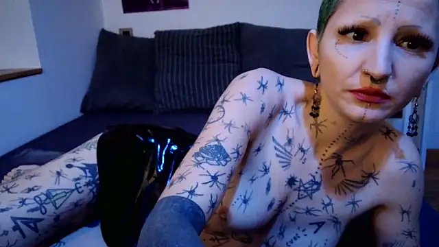 ValeryCrowley14 online show from 02-02-26, 10:03