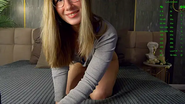 Snapshot of LeslieMines chatting on 06-23-26, 06:33 LeslieMines online show from 06-23-26, 06:33