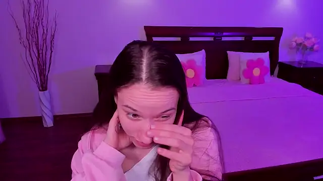 StaceySunny online show from 04-15-26, 05:09