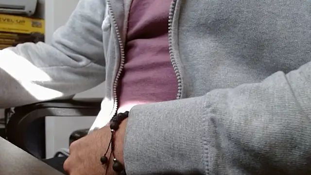 Snapshot of MrKunilingue chatting on 03-10-26, 05:29 MrKunilingue online show from 03-10-26, 05:29