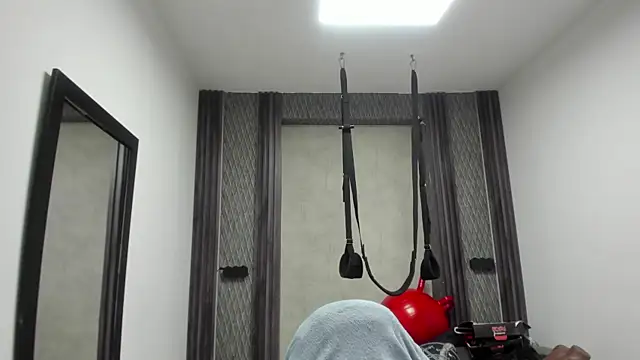 Snapshot of selene_red_ chatting on 05-07-26, 01:33 selene red online show from 05-07-26, 01:33