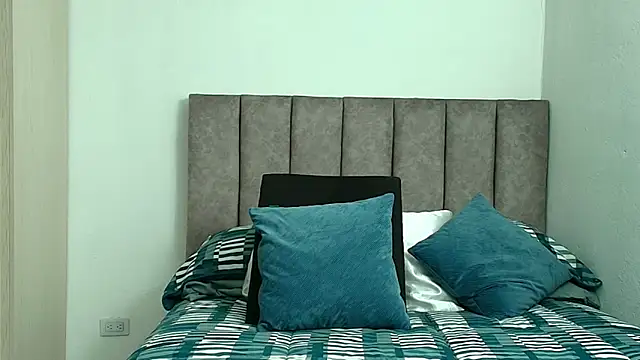 karina lewis  online show from 03-13-26, 04:19