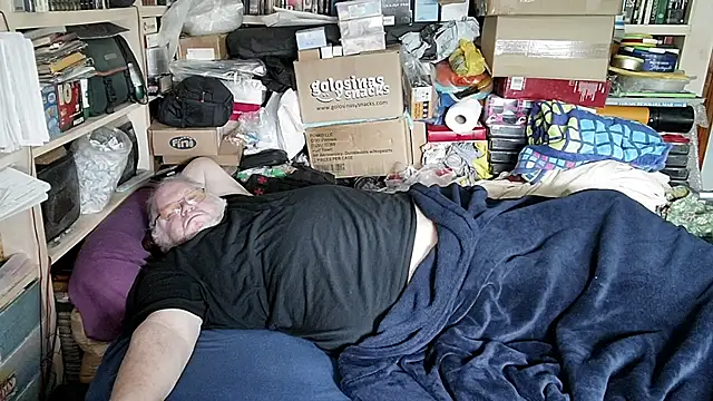 hadeszeuss2 online show from 04-14-26, 02:23