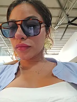 Karen San Miguel online show from 04-12-26, 08:47