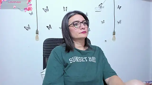 Amie Adams82  online show from 04-07-26, 02:06