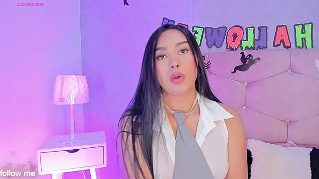 Cameliaa Smiith online show from 10-30-25, 03:30