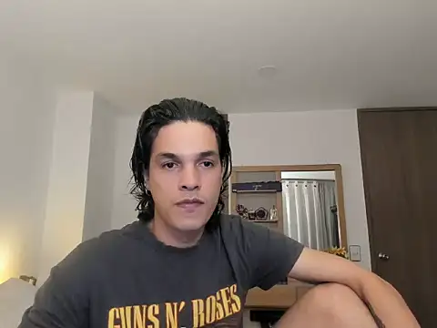 uglycoyote18 online show from 04-25-26, 07:00