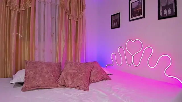 Snapshot of sara_ander9107 chatting on 11-20-25, 10:48 sara ander9107 online show from 11-20-25, 10:48