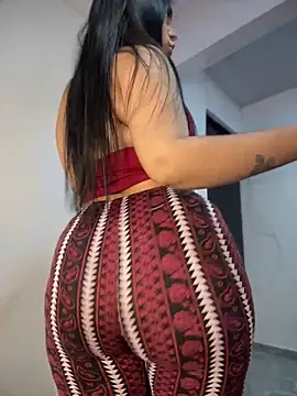 Sarahballiston  online show from 06-06-26, 01:11