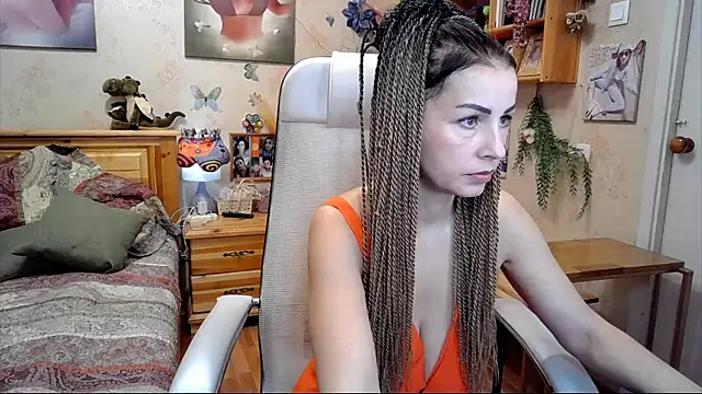 Kendra Mom online show from 02-11-25, 09:42