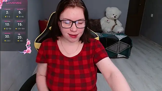 Emily Amorre online show from 11-10-25, 07:24