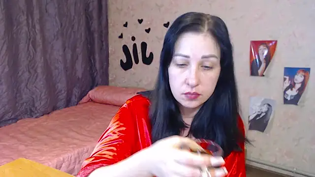 Snapshot of JillStevens chatting on 10-27-25, 03:49 JillStevens online show from 10-27-25, 03:49