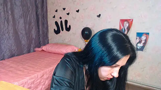 Snapshot of JillStevens chatting on 11-10-25, 11:26 JillStevens online show from 11-10-25, 11:26