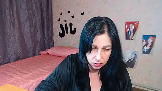 Snapshot of JillStevens chatting on 11-14-25, 06:28 JillStevens online show from 11-14-25, 06:28