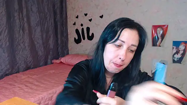 Snapshot of JillStevens chatting on 11-19-25, 01:55 JillStevens online show from 11-19-25, 01:55