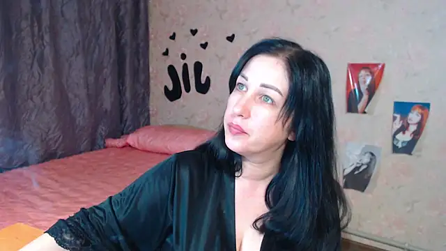 Snapshot of JillStevens chatting on 11-24-25, 12:10 JillStevens online show from 11-24-25, 12:10