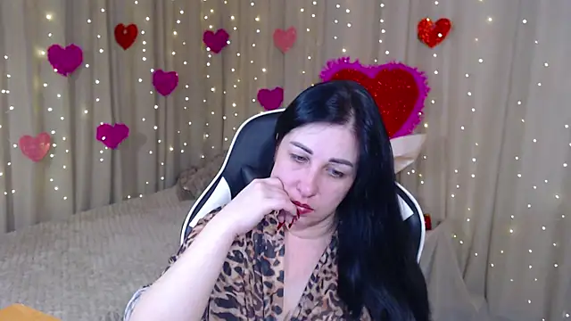 Snapshot of JillStevens chatting on 02-22-26, 12:01 JillStevens online show from 02-22-26, 12:01