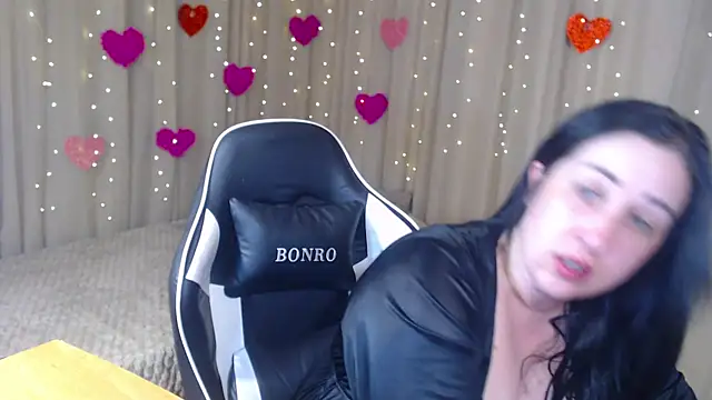 Snapshot of JillStevens chatting on 03-28-26, 03:06 JillStevens online show from 03-28-26, 03:06