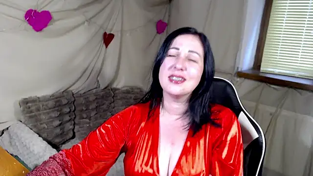 Snapshot of JillStevens chatting on 06-19-26, 05:06 JillStevens online show from 06-19-26, 05:06