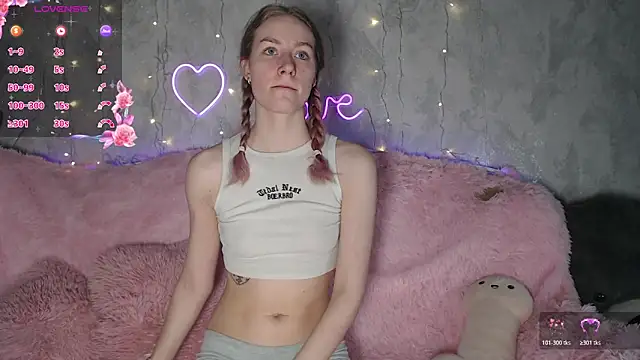 Lillian Lahot online show from 03-28-26, 02:38