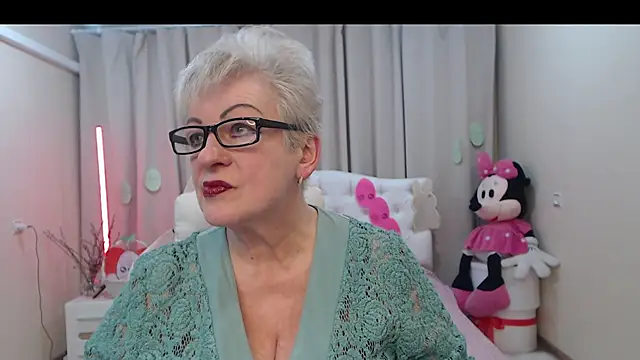 KayleSmoll online show from 04-15-26, 06:37