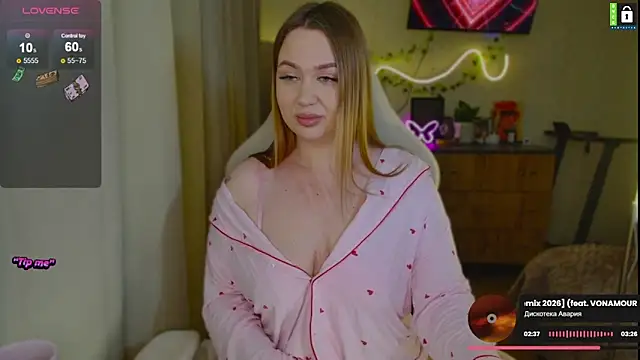 -LinaLove- online show from 04-18-26, 07:18