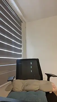 cinnamon rosa online show from 12-17-25, 08:37