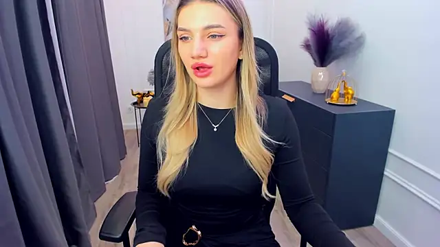 SelenaeMoore online show from 03-05-26, 03:35