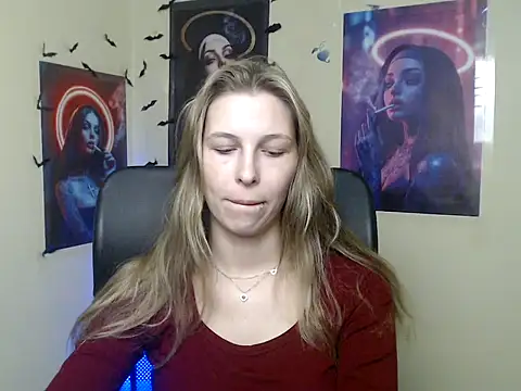 Snapshot of StrangerGi chatting on 05-27-26, 05:26 StrangerGi online show from 05-27-26, 05:26