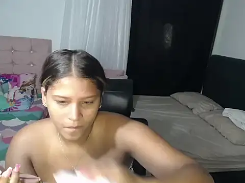 Miel canela online show from 09-30-25, 04:01
